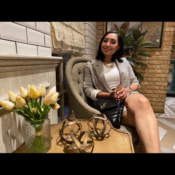 Meet your Posher, Sol - Picture 1 of 1